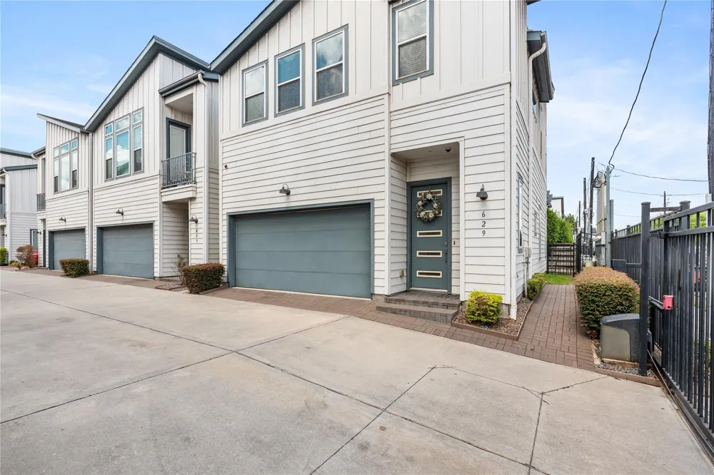 629 Press Street Hockley, TX 77020