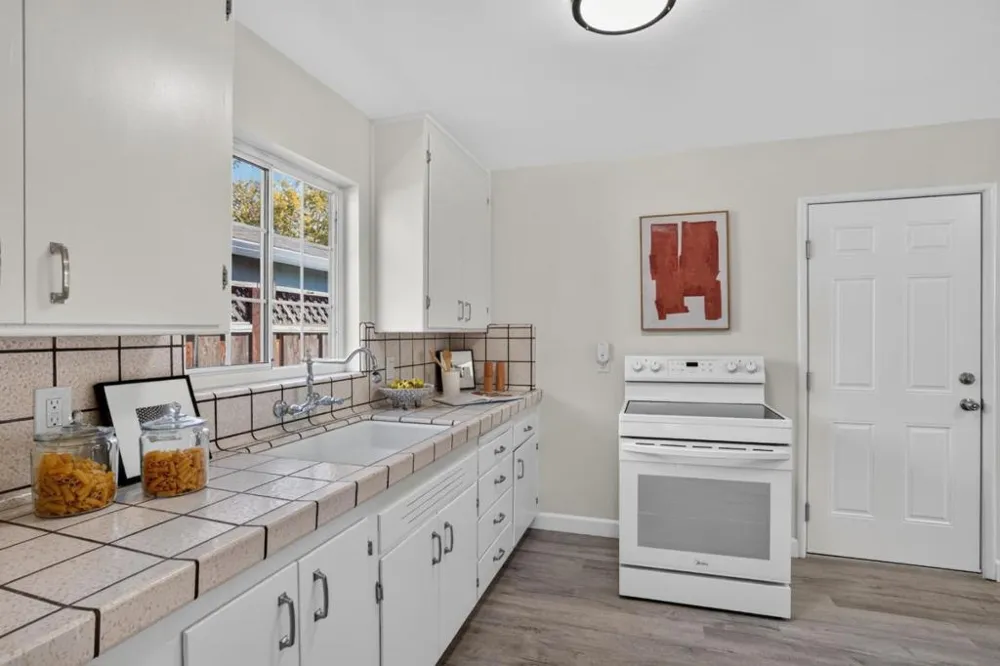 1970 Briarwood Drive Santa Clara, CA 95051