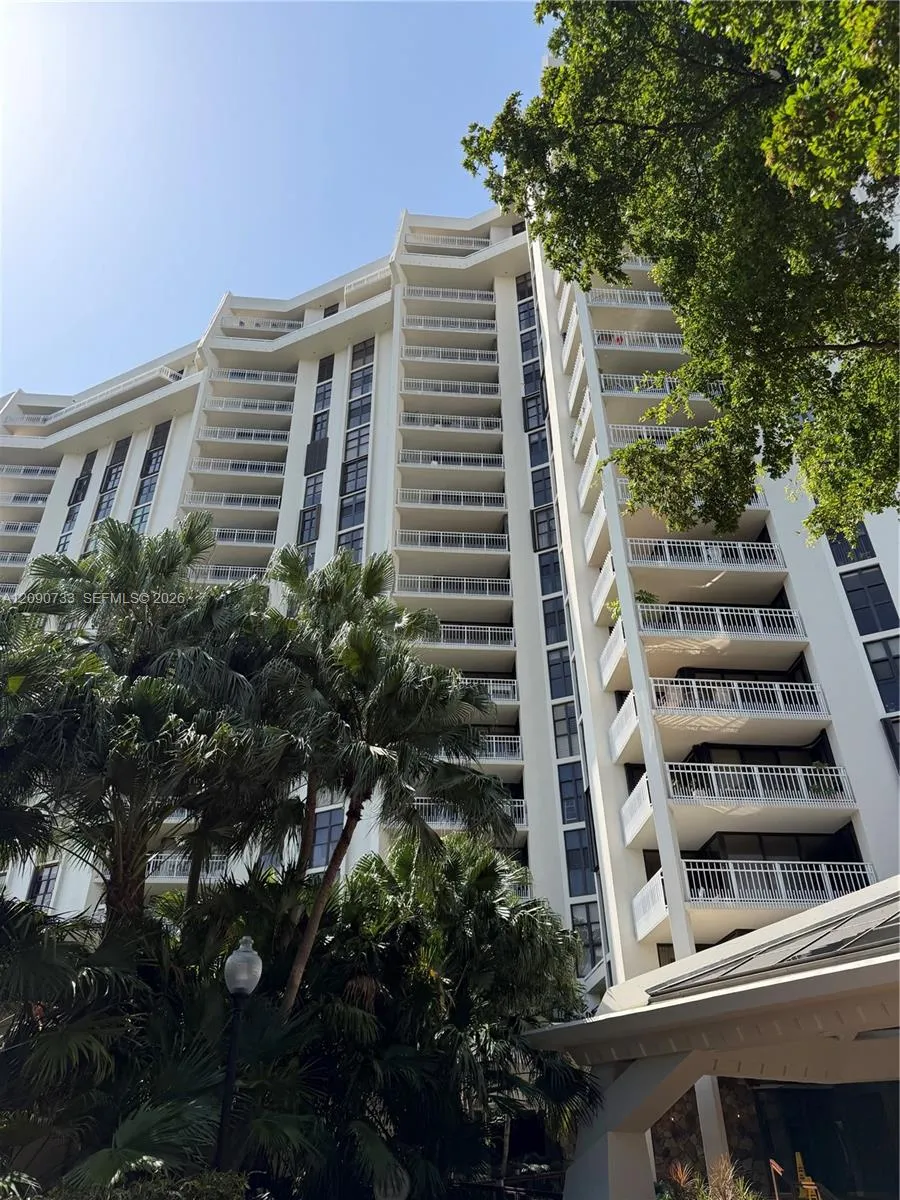 1000 Quayside Ter #1807 Miami, FL 33138