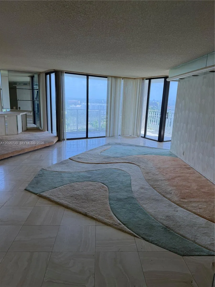 1000 Quayside Ter #1807 Miami, FL 33138