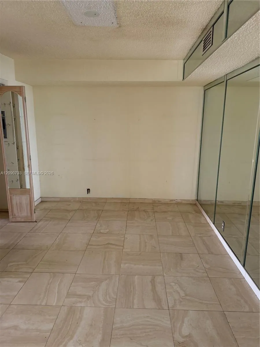 1000 Quayside Ter #1807 Miami, FL 33138