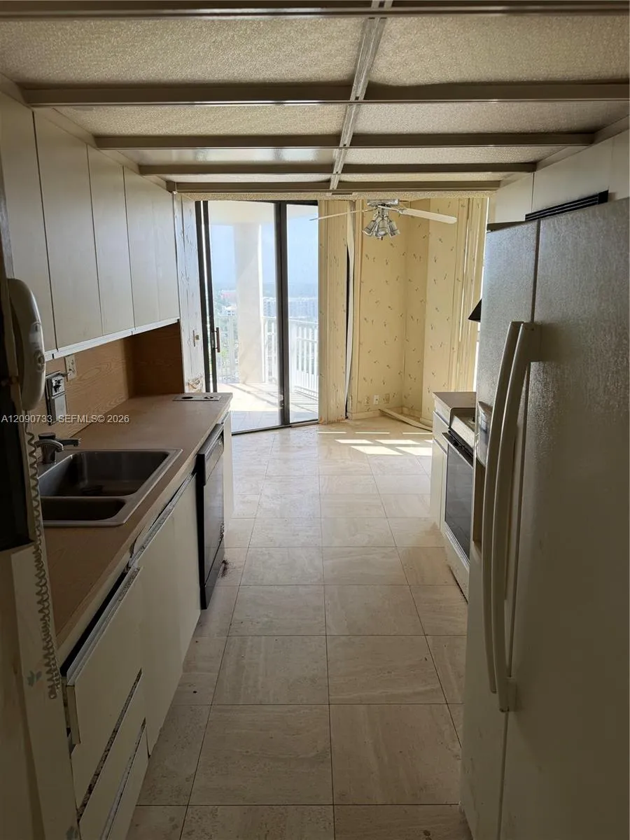 1000 Quayside Ter #1807 Miami, FL 33138