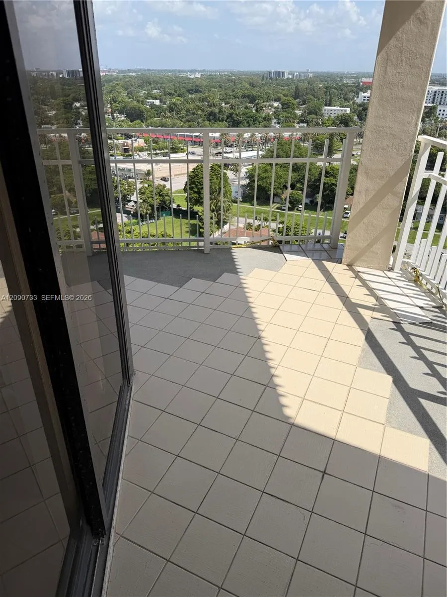 1000 Quayside Ter #1807 Miami, FL 33138
