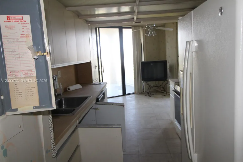 1000 Quayside Ter #1807 Miami, FL 33138