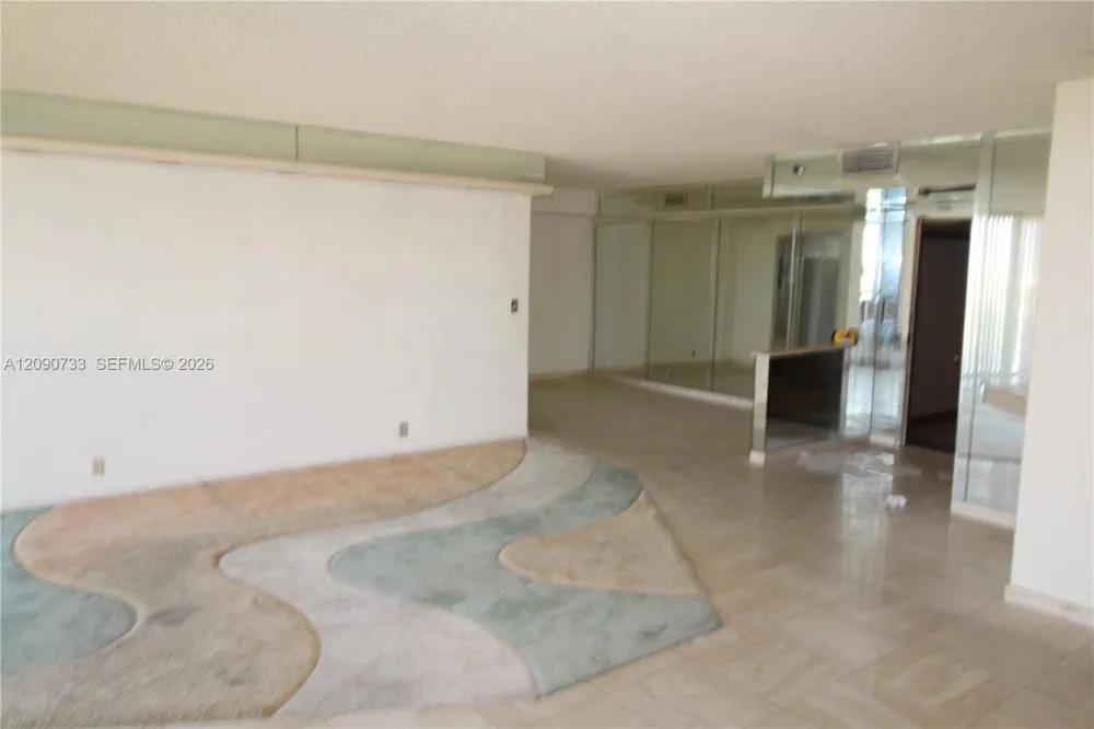 1000 Quayside Ter #1807 Miami, FL 33138