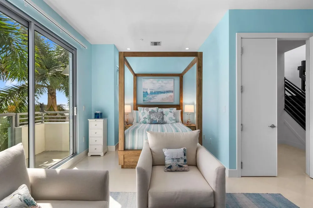 705 BRINY AVENUE Pompano Beach, FL 33062