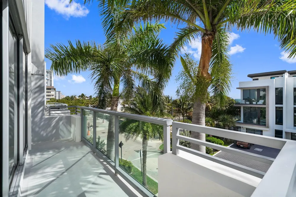 705 BRINY AVENUE Pompano Beach, FL 33062
