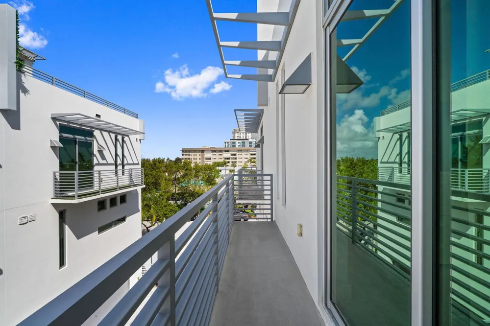 705 BRINY AVENUE Pompano Beach, FL 33062