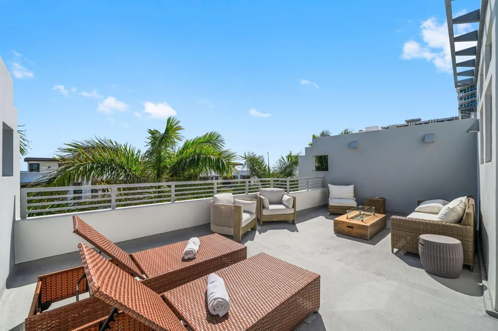 705 BRINY AVENUE Pompano Beach, FL 33062