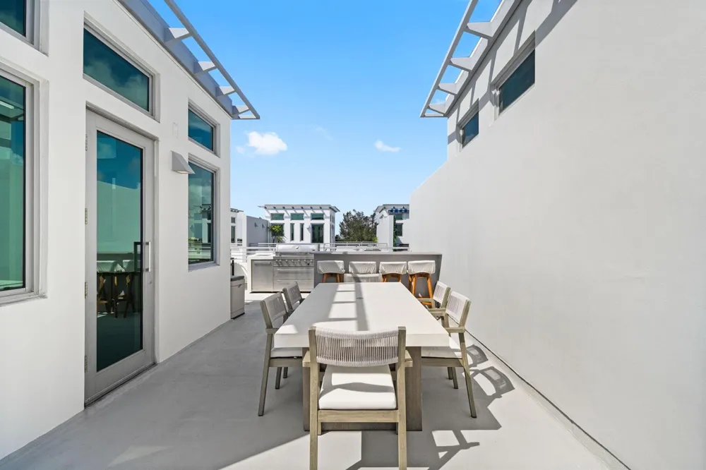 705 BRINY AVENUE Pompano Beach, FL 33062