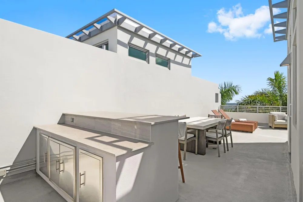 705 BRINY AVENUE Pompano Beach, FL 33062