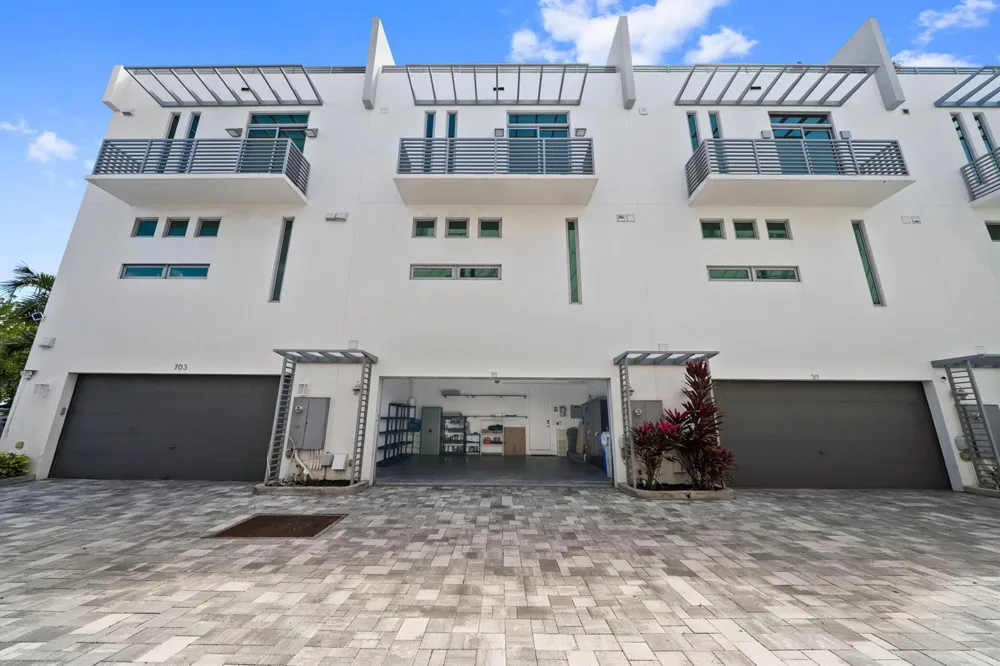 705 BRINY AVENUE Pompano Beach, FL 33062