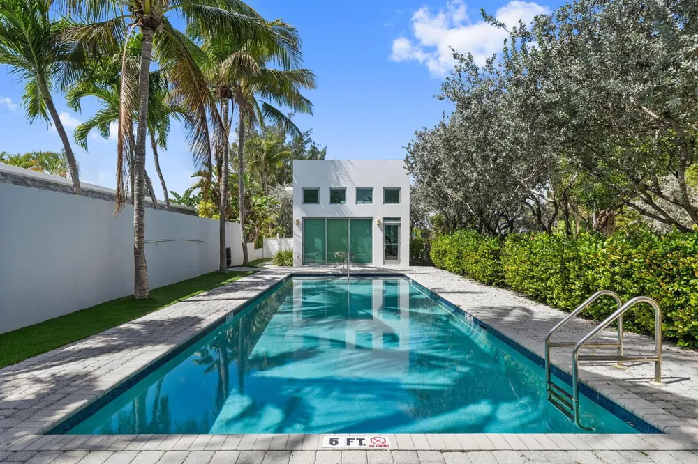 705 BRINY AVENUE Pompano Beach, FL 33062
