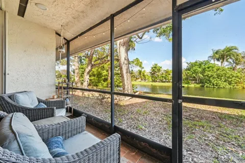 22 VIA DE CASAS SUR #103