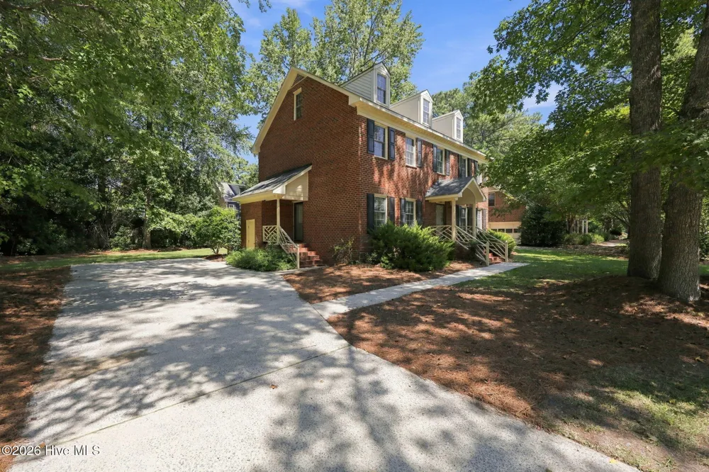 602 Kempton Drive Greenville, NC 27834
