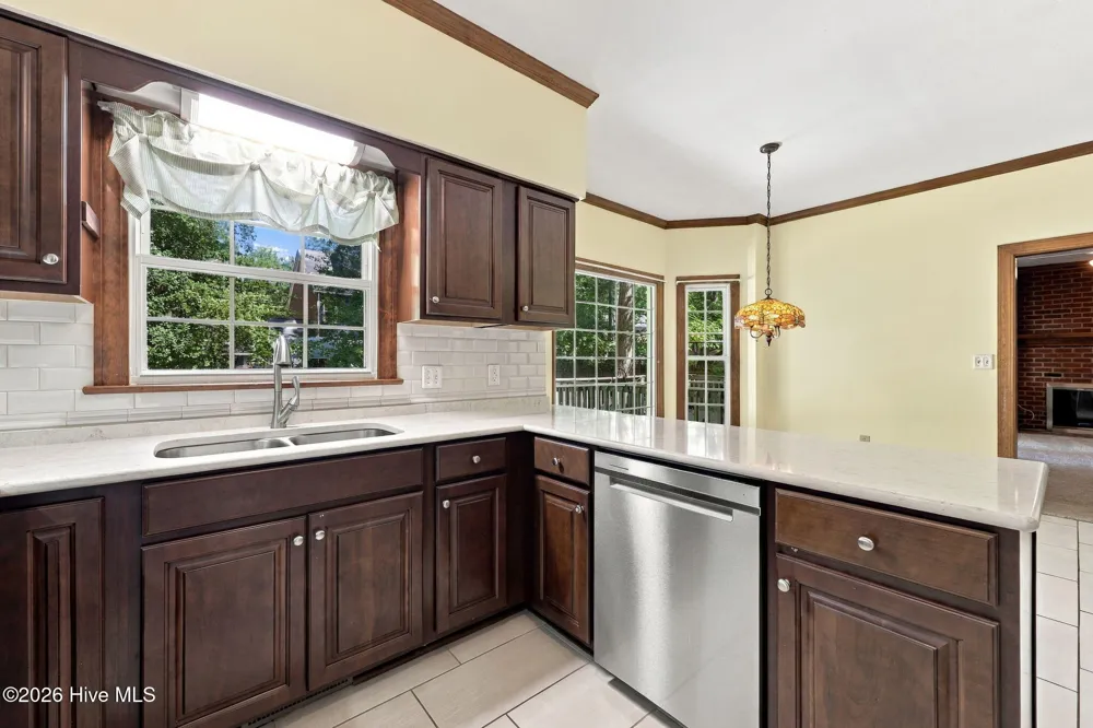 602 Kempton Drive Greenville, NC 27834