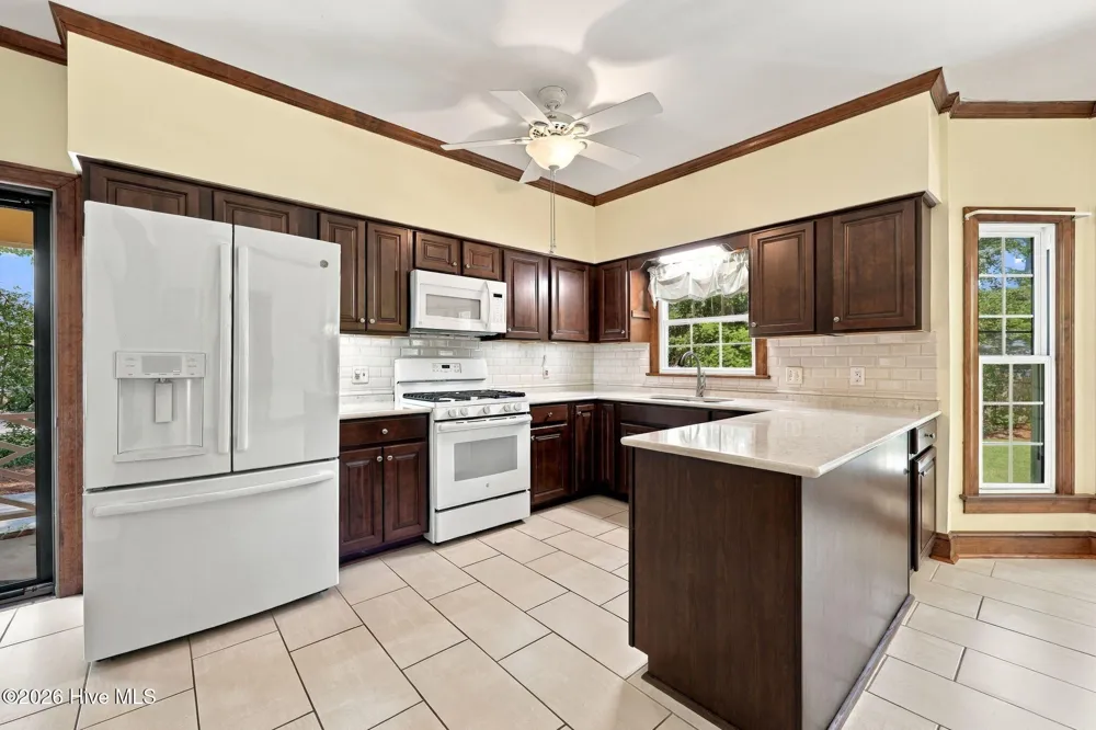 602 Kempton Drive Greenville, NC 27834