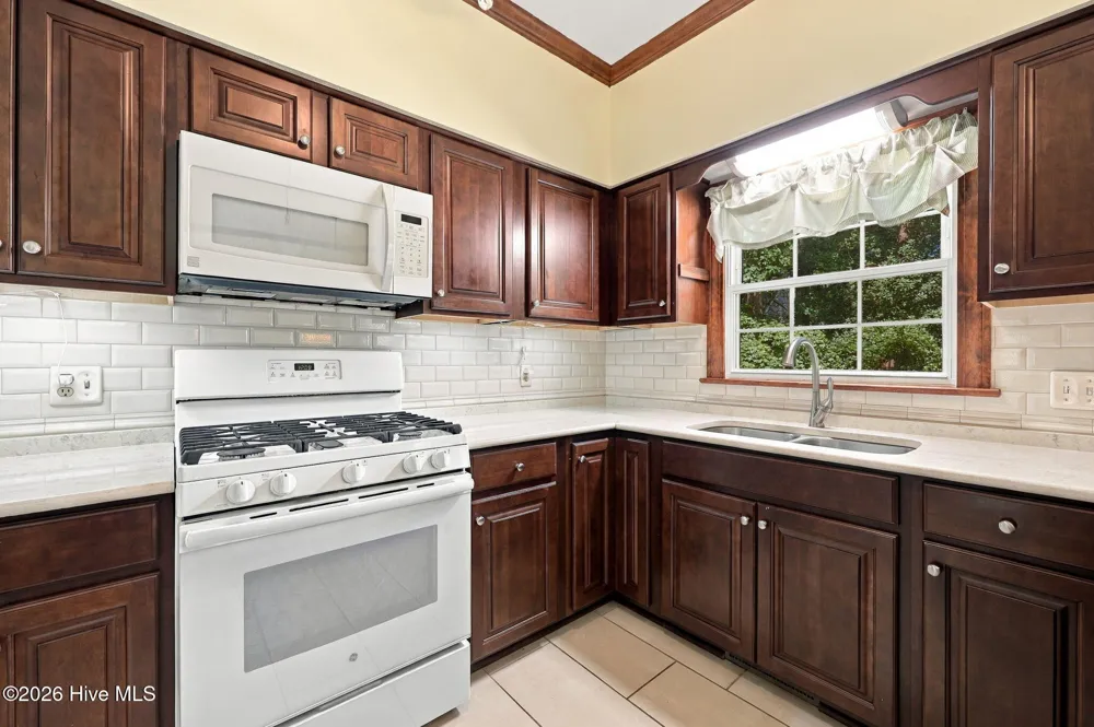 602 Kempton Drive Greenville, NC 27834