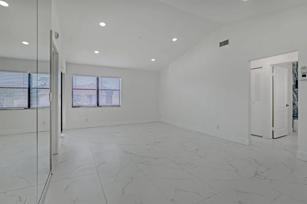 7690 Tahiti Lane #202 Lake Worth, FL 33467