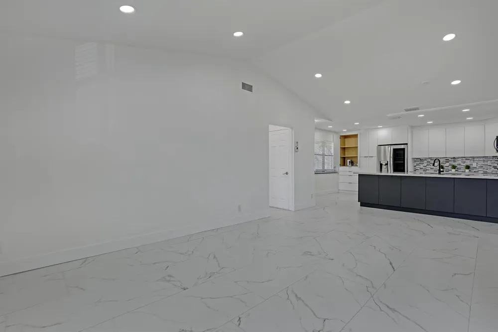7690 Tahiti Lane #202 Lake Worth, FL 33467