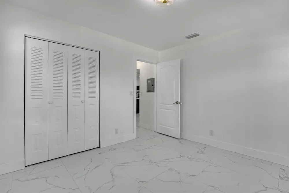 7690 Tahiti Lane #202 Lake Worth, FL 33467