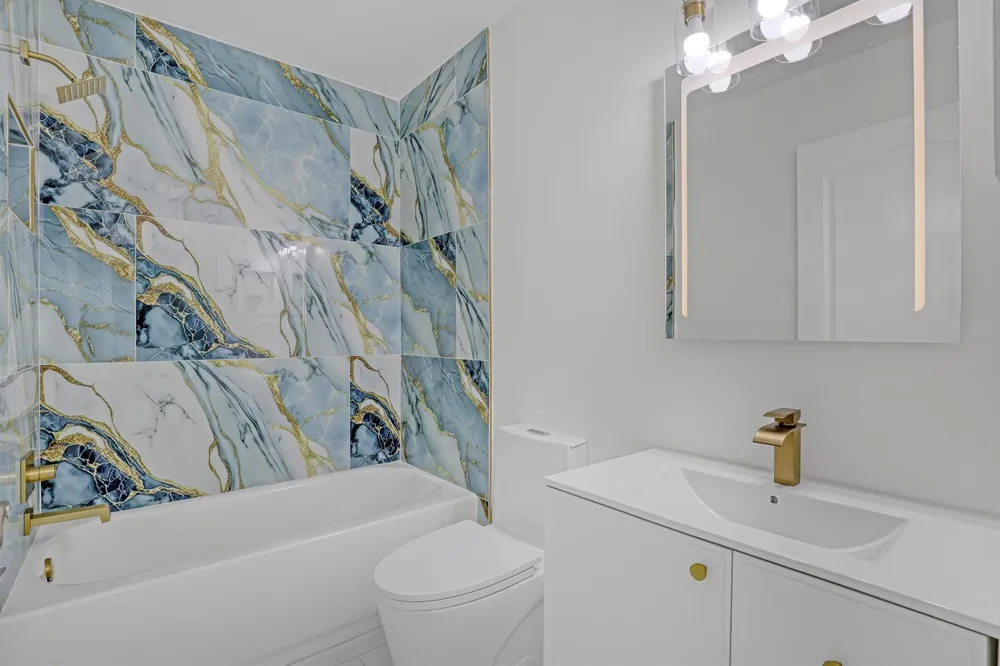 7690 Tahiti Lane #202 Lake Worth, FL 33467