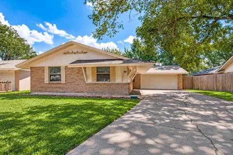 2218 Royal Oaks Drive