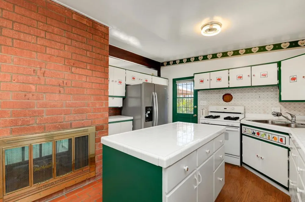 942 Helix Avenue Chula Vista, CA 91911