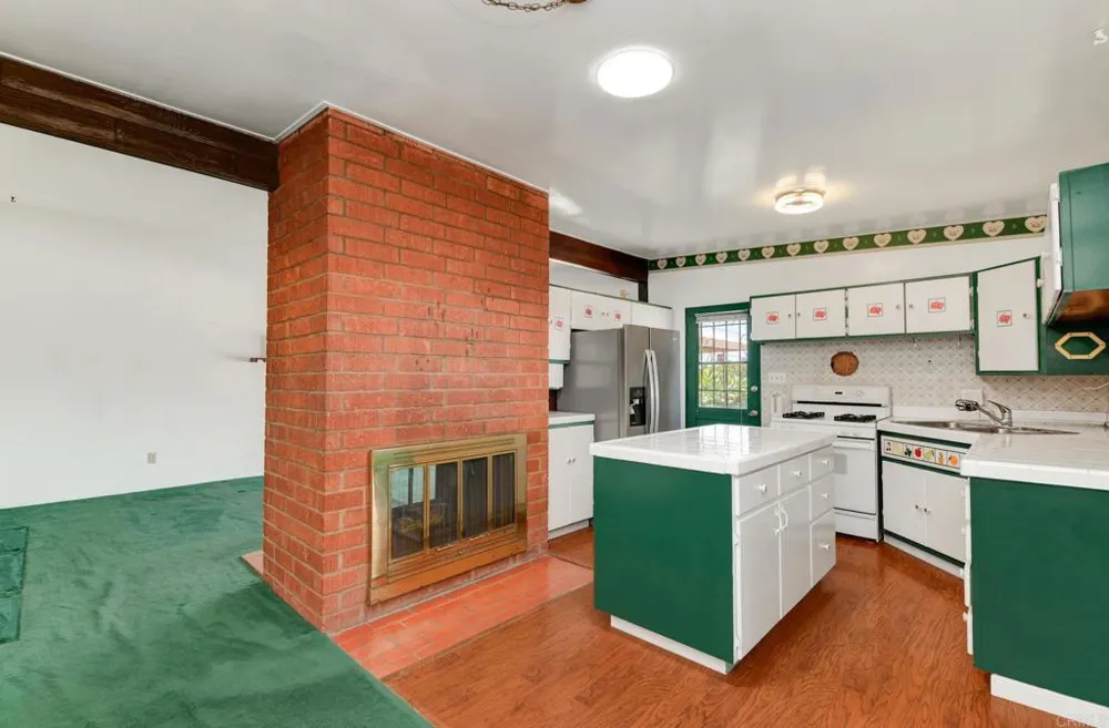 942 Helix Avenue Chula Vista, CA 91911