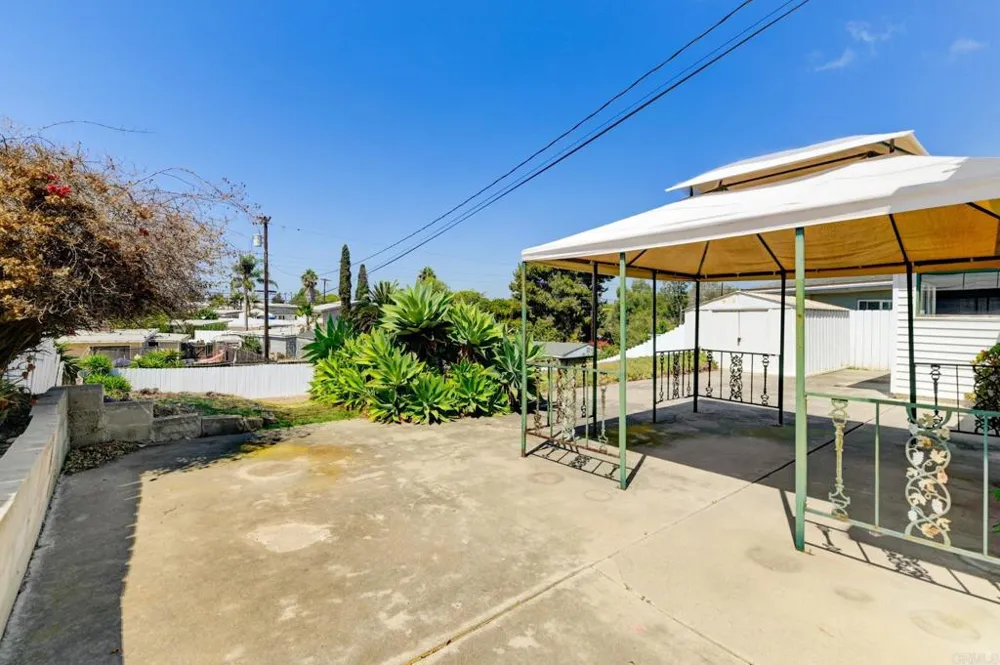 942 Helix Avenue Chula Vista, CA 91911