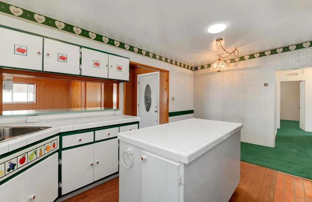 942 Helix Avenue Chula Vista, CA 91911