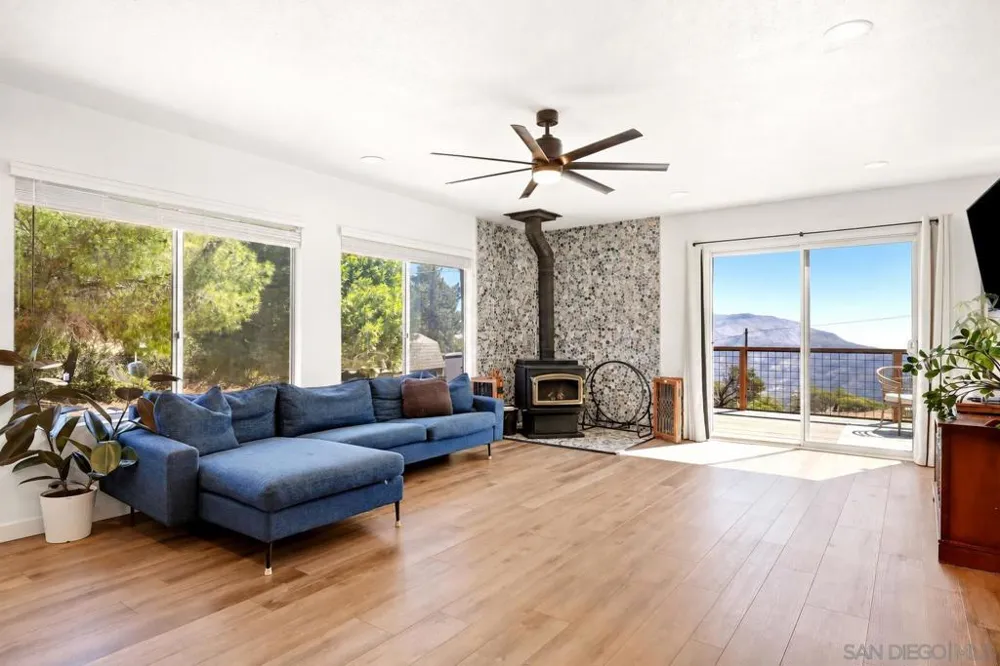 3250 Salton Vista Drive Julian, CA 92036