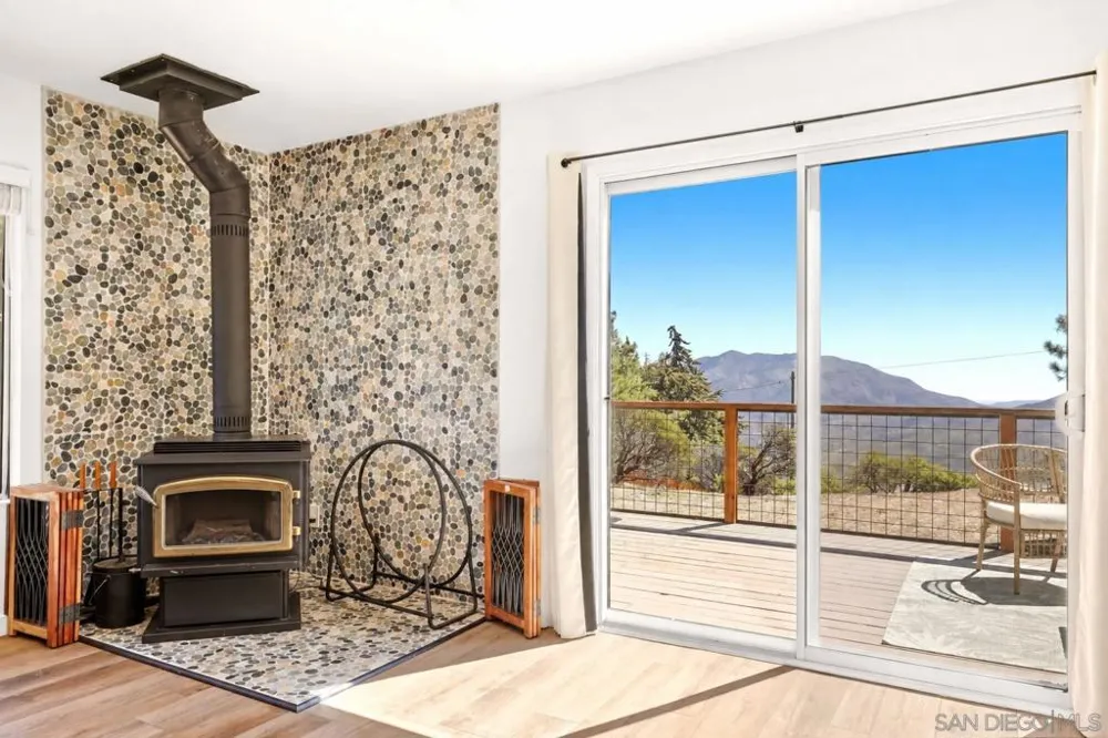 3250 Salton Vista Drive Julian, CA 92036