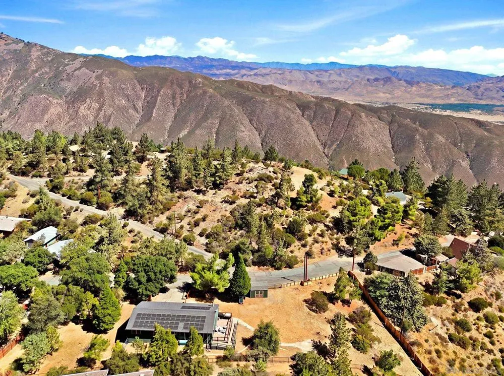 3250 Salton Vista Drive Julian, CA 92036