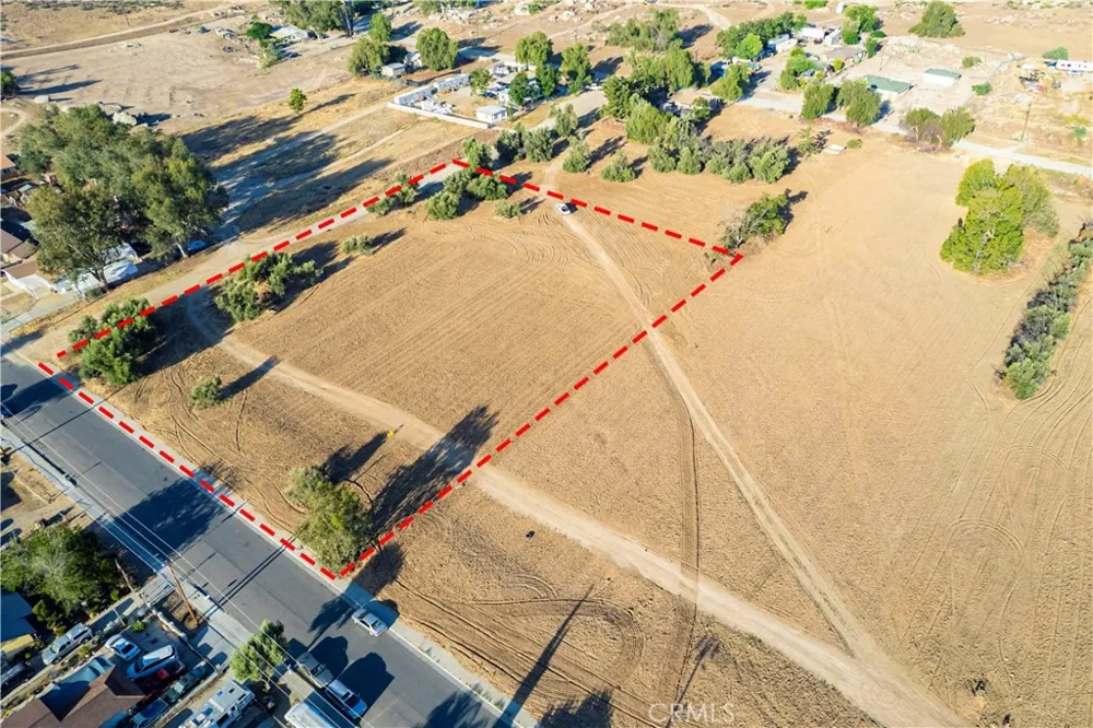 313-211-004 Perris, CA 92570