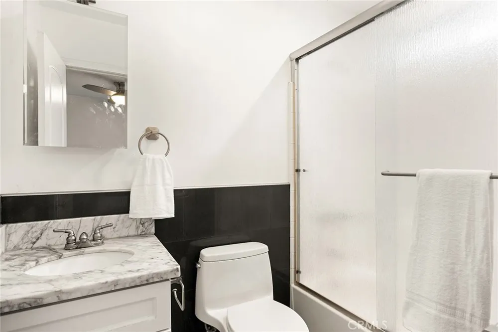 13042 Aetna Street Valley Glen, CA 91401