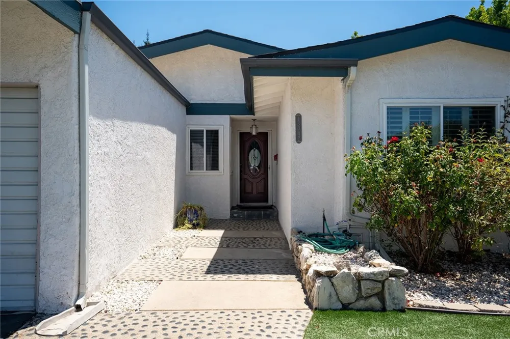 13042 Aetna Street Valley Glen, CA 91401