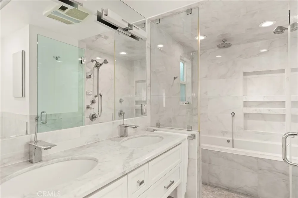 13042 Aetna Street Valley Glen, CA 91401