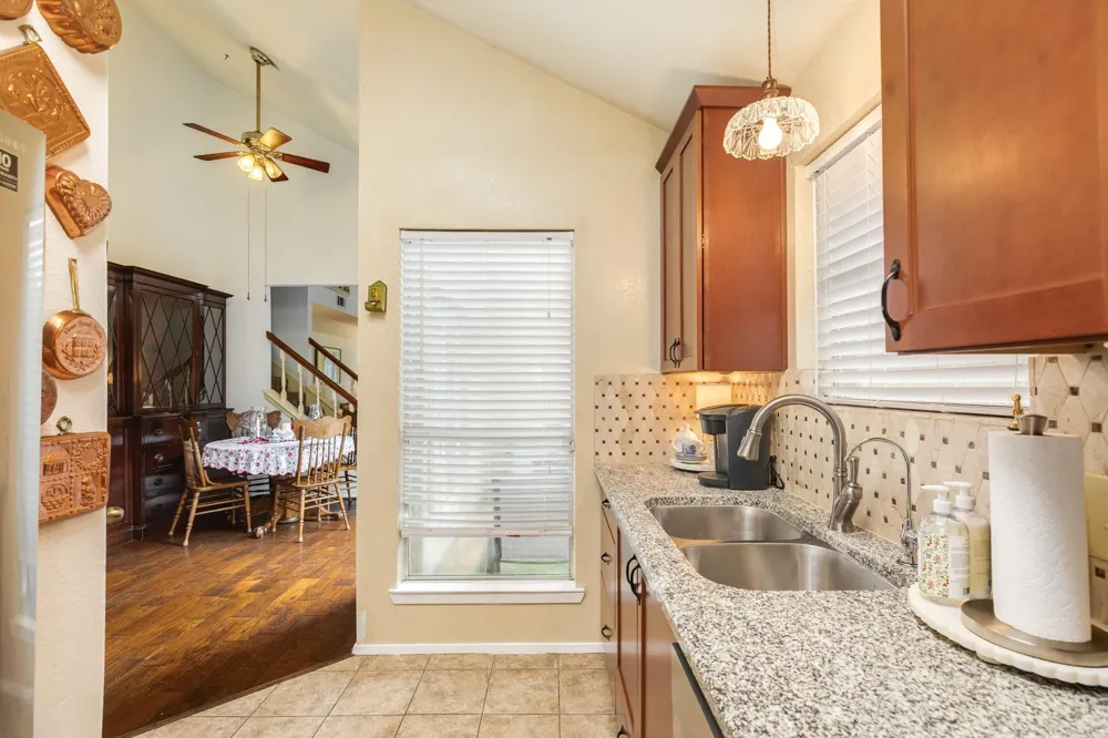 108 Coffee Lane Lake Jackson, TX 77566