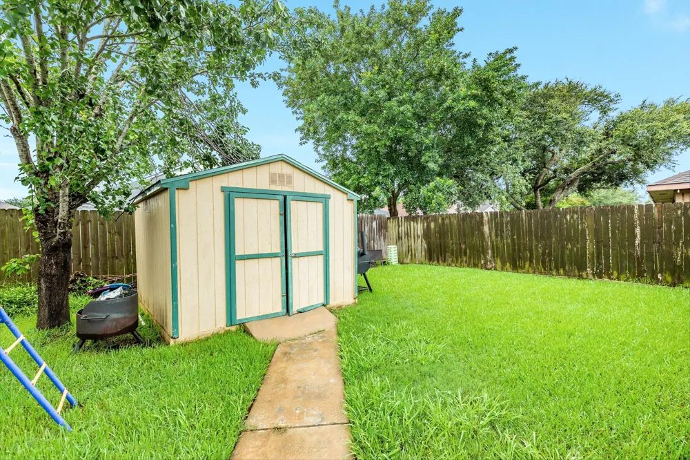 108 Coffee Lane Lake Jackson, TX 77566
