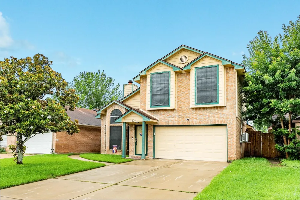 108 Coffee Lane Lake Jackson, TX 77566