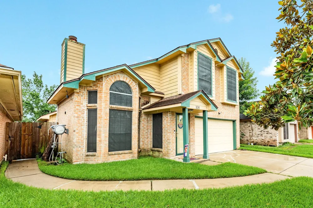 108 Coffee Lane Lake Jackson, TX 77566