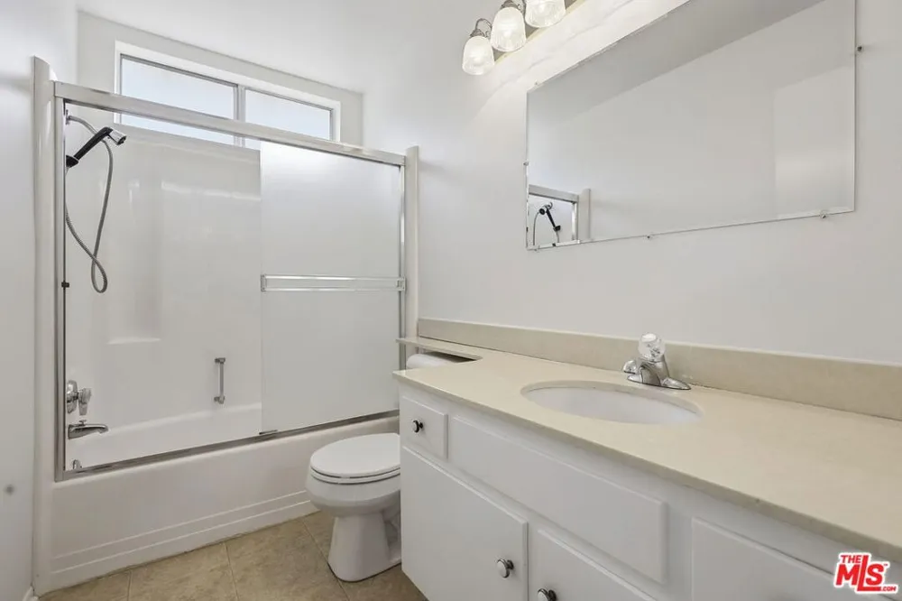 3530 Via Marina Avenue Oxnard, CA 93035