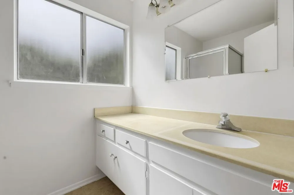 3530 Via Marina Avenue Oxnard, CA 93035