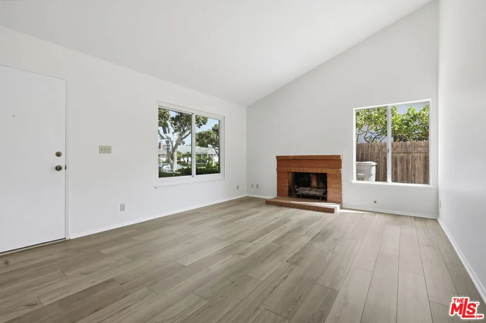 3530 Via Marina Avenue Oxnard, CA 93035
