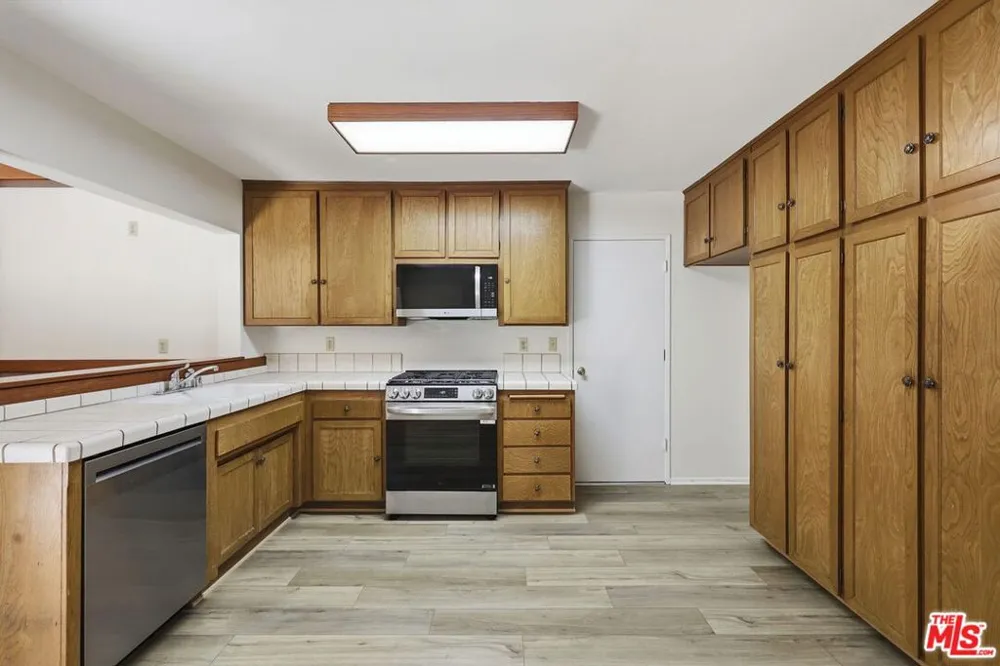 3530 Via Marina Avenue Oxnard, CA 93035