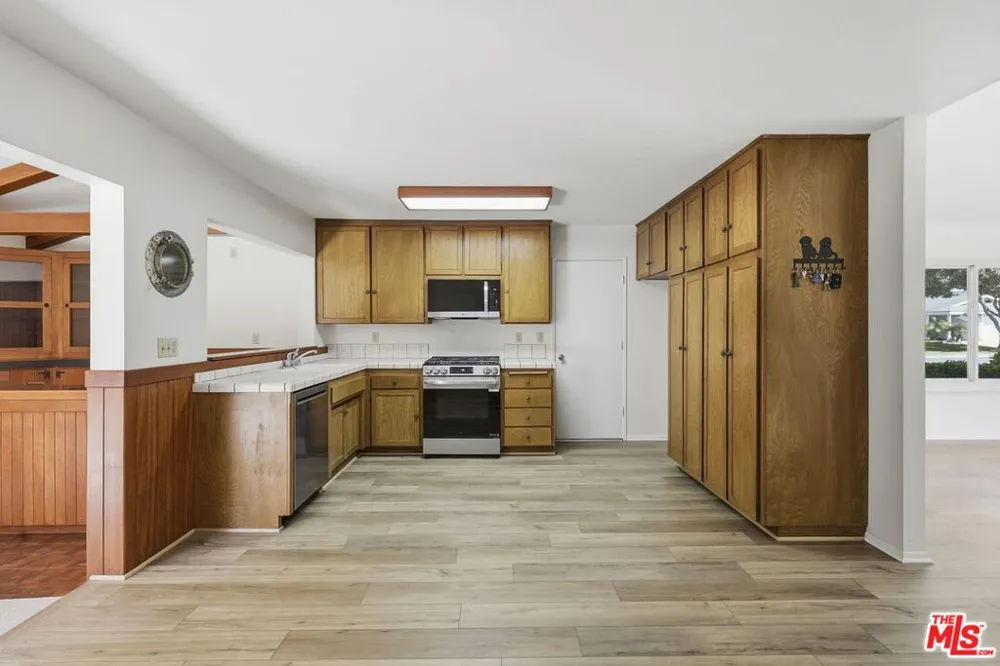 3530 Via Marina Avenue Oxnard, CA 93035