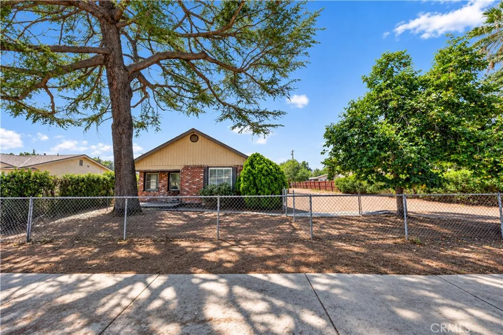 11704 Emery Street El Monte, CA 91732