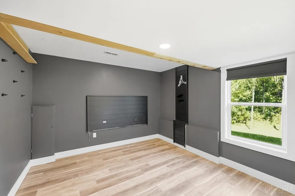 210 Blue Jay Way Chester, OH 45177