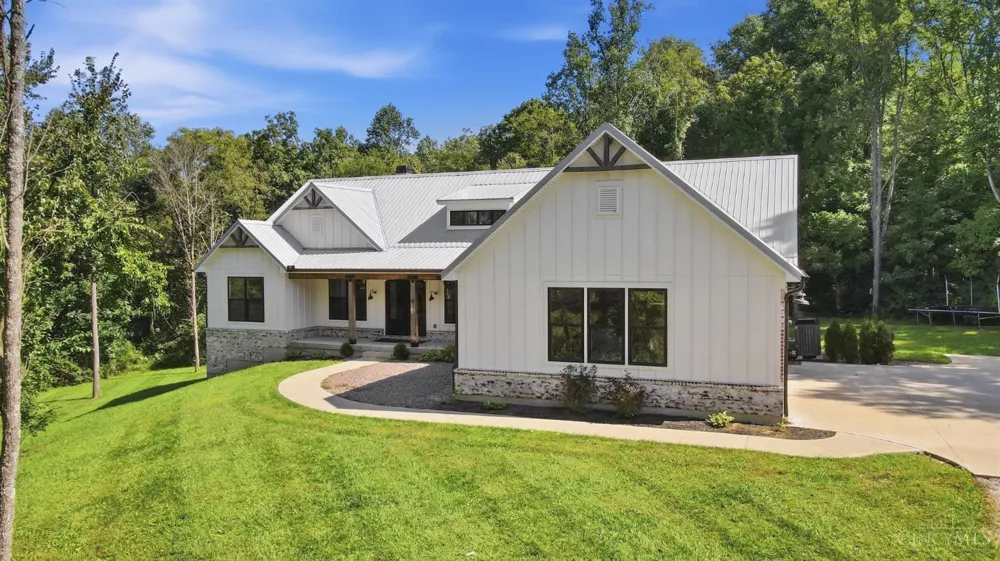 210 Blue Jay Way Chester, OH 45177